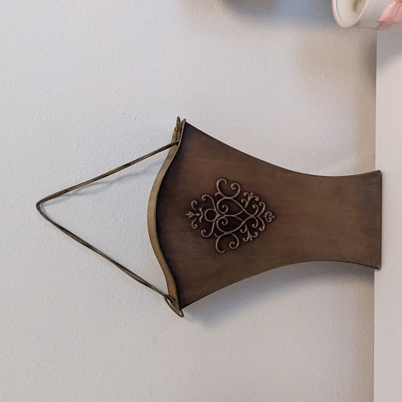 Southern Living At Home Other - Southern Living at Home Metal Door Flower Bucket Moody Bronze Wreath